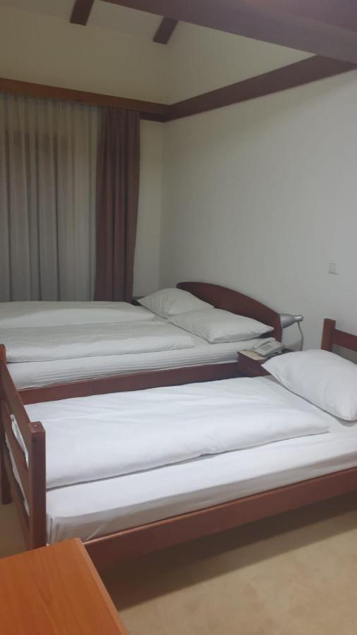 Hotel Knez Kupres  Extérieur photo
