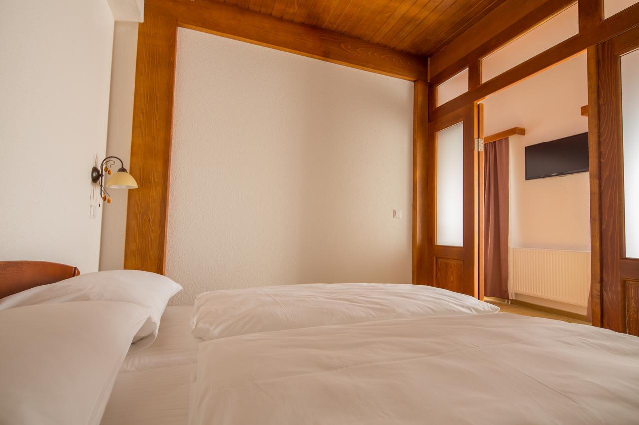 Hotel Knez Kupres  Extérieur photo